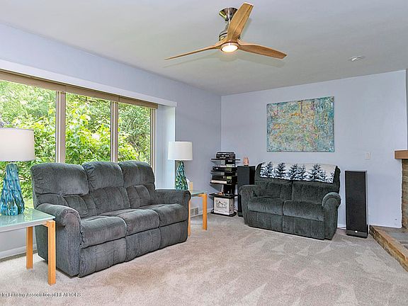 2nd image of 1113 Old Hickory Ln