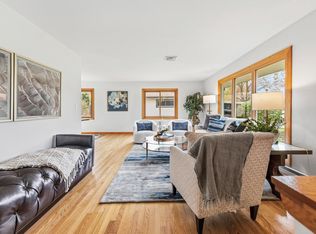 8480 N Indian Creek PARKWAY, Fox Point, WI 53217