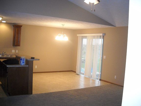 5th image of 901 Palmetto Ln