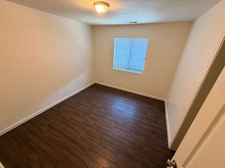 246 W Belleview Ave — Photo 13