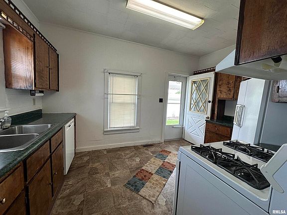 5th image of 1520 Gartside St