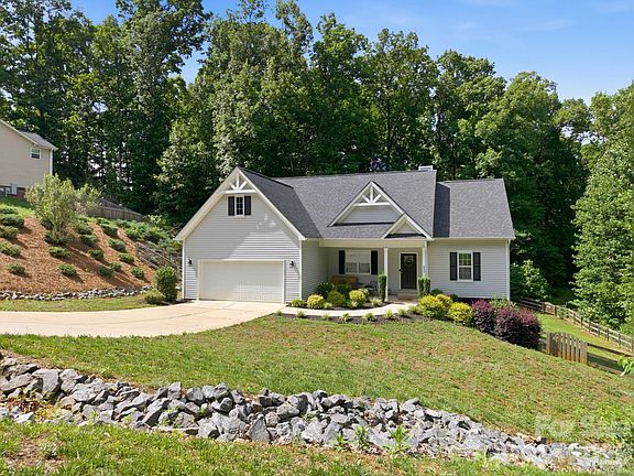 4th image of 2960 Walter Dr