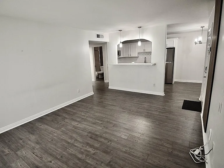 550 Graves Ave #10 — Photo 31