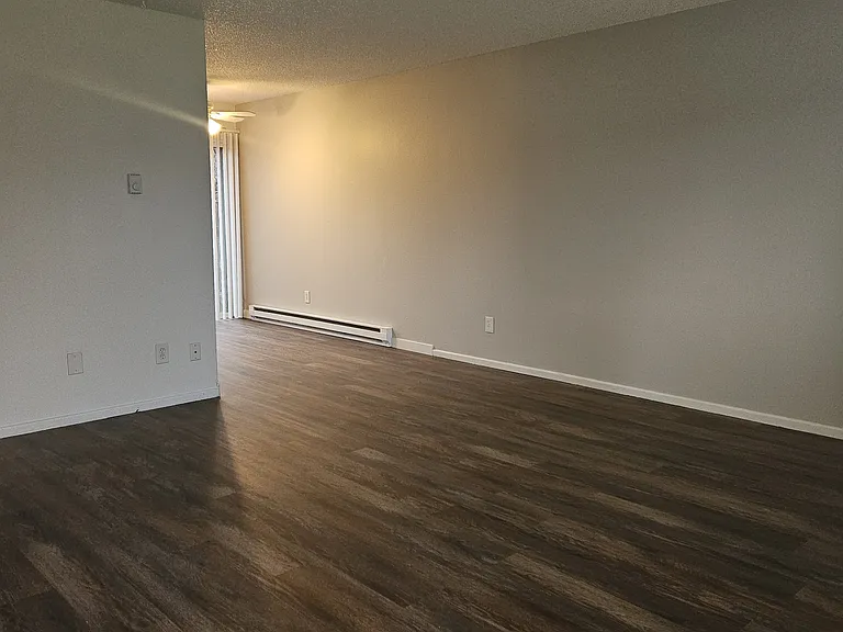 Country Lane Apartments — Photo 34