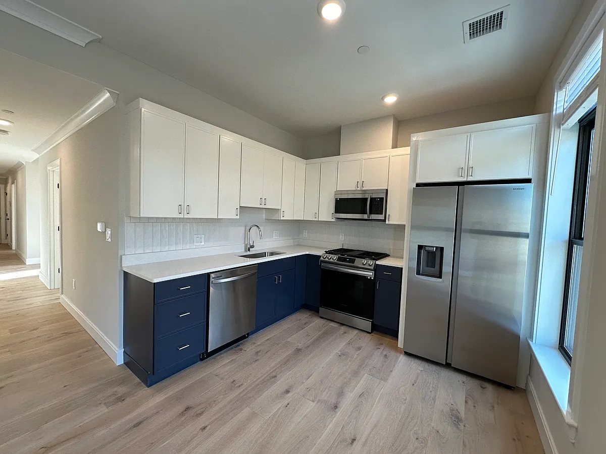 Building Photo - 157 Everett St #305E