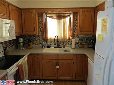 2nd image of 141 E Moffitt St