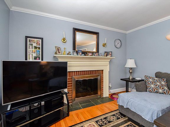 3rd image of 3418 Fleetwood Ave