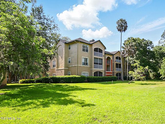 3rd image of 150 VERACRUZ Drive #537
