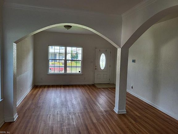 3rd image of 1437 W 40th St