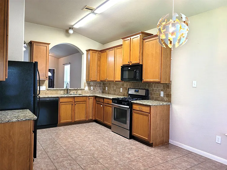 6042 Starbrook Creek Dr — Photo 9