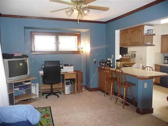 3rd image of 3846 Watson Ave