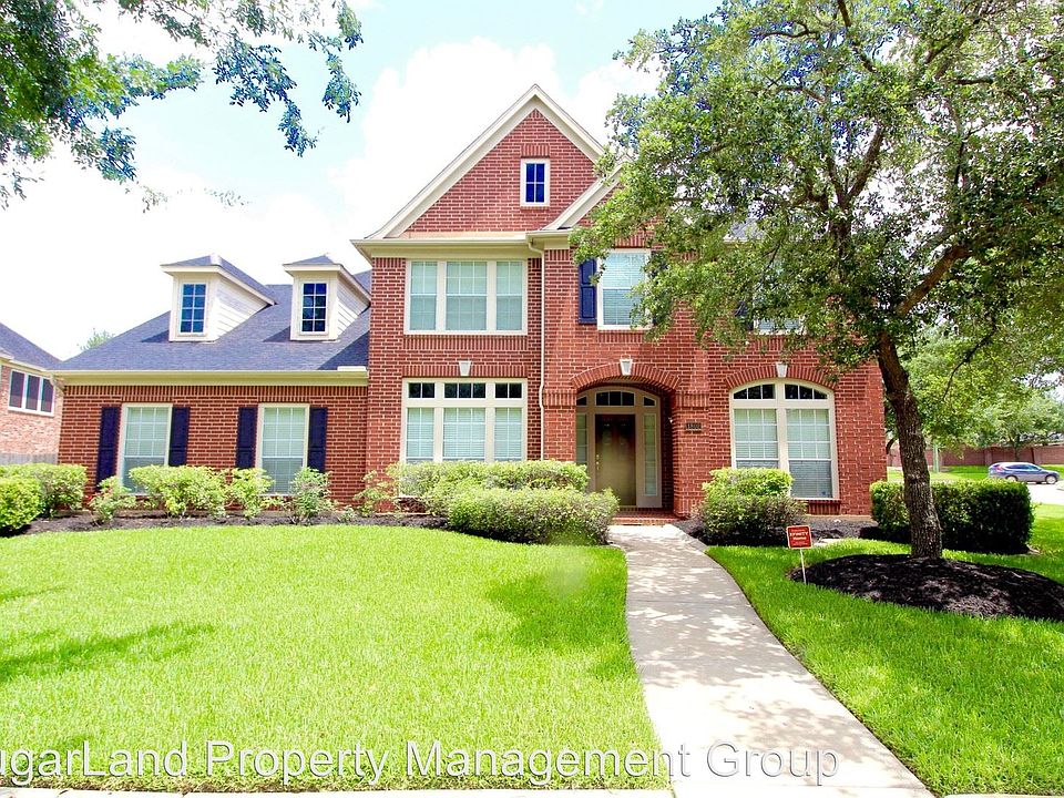 1st image of 1802 Sabine Ln