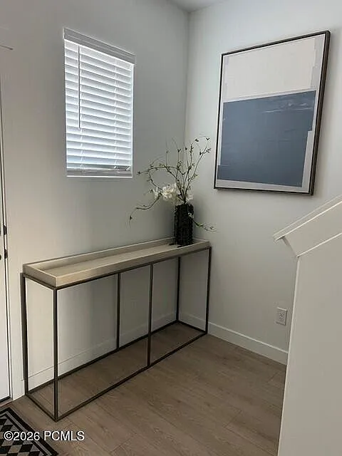 4 bed, 2.5 bath, 2943 sqft, $5,000 — Photo 2