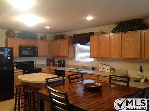 4th image of 482 Eisenhower Ln