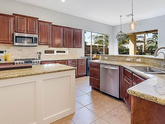 4th image of 3958 E Meadowview Dr