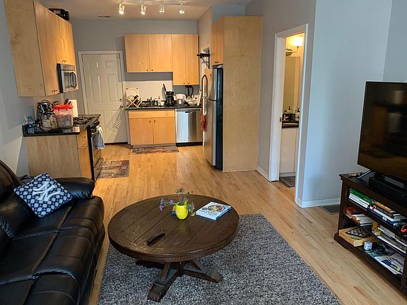 5th image of 1414 N Bosworth Ave APT 1F