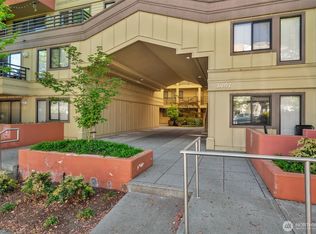 3401 Wallingford Ave N APT 210, Seattle, WA 98103