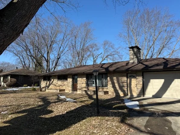 1824 Chestnut St, West Bend, WI 53095