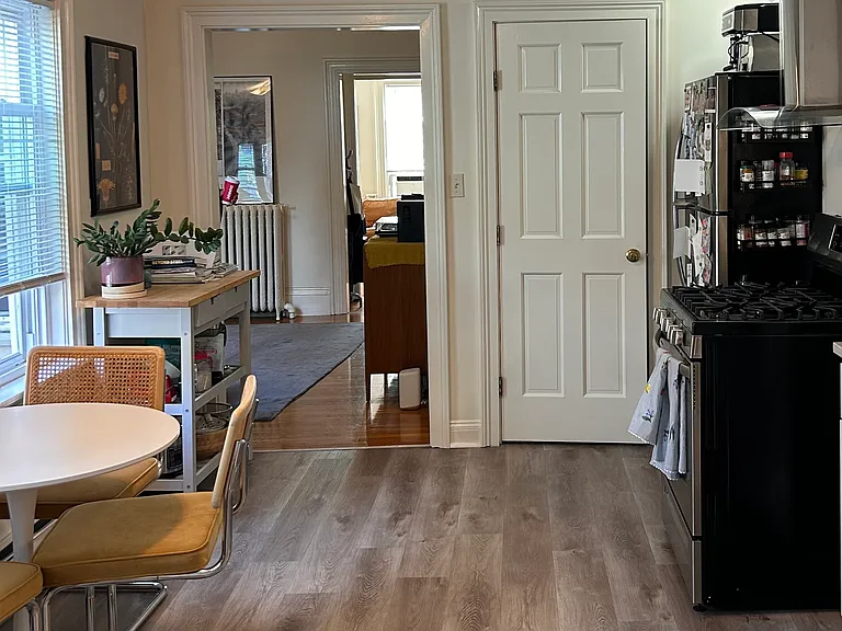 45 Green St #1 — Photo 8