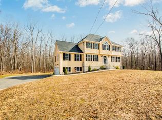 320 East St, Uxbridge, MA 01569