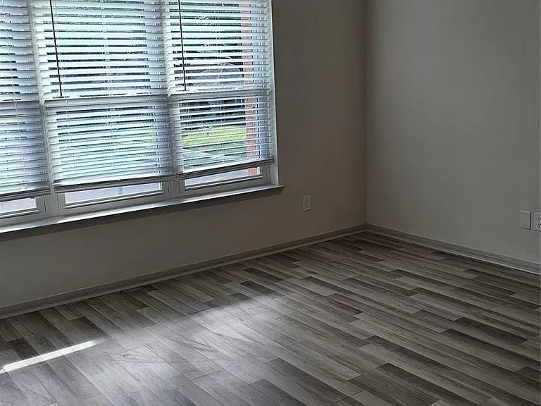23510 Stratsborough Dr — Photo 26