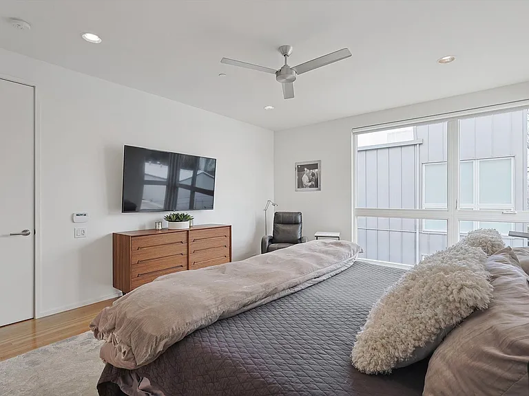 2706 Throckmorton St #D — Photo 12