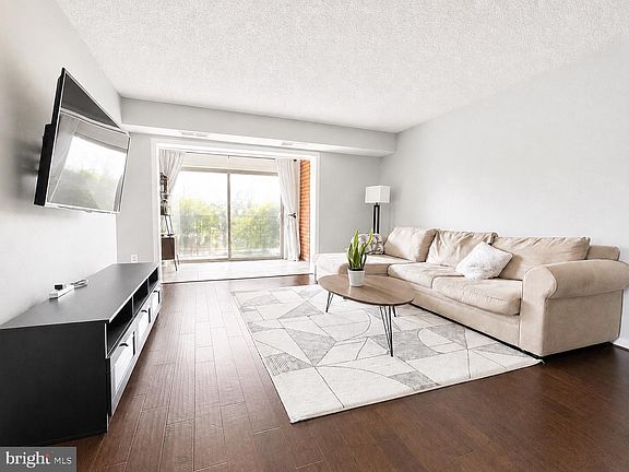 3rd image of 10200 Bushman Dr APT 104