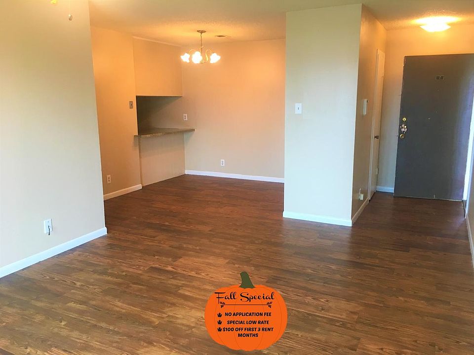 living room / dining area