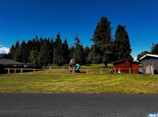 71 Meadowlark Ln, Sequim, WA 98382