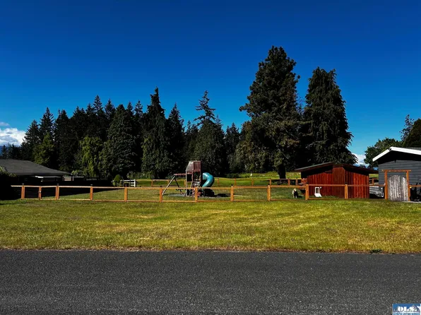 71 Meadowlark Ln, Sequim, WA 98382