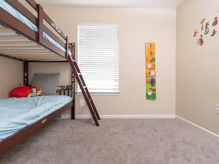 2072 Sheaffer Rd — Photo 27