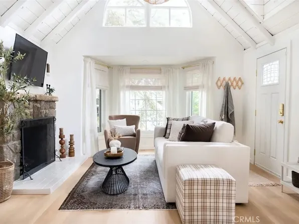 810 Sierra Vista Dr, Twin Peaks, CA 92391