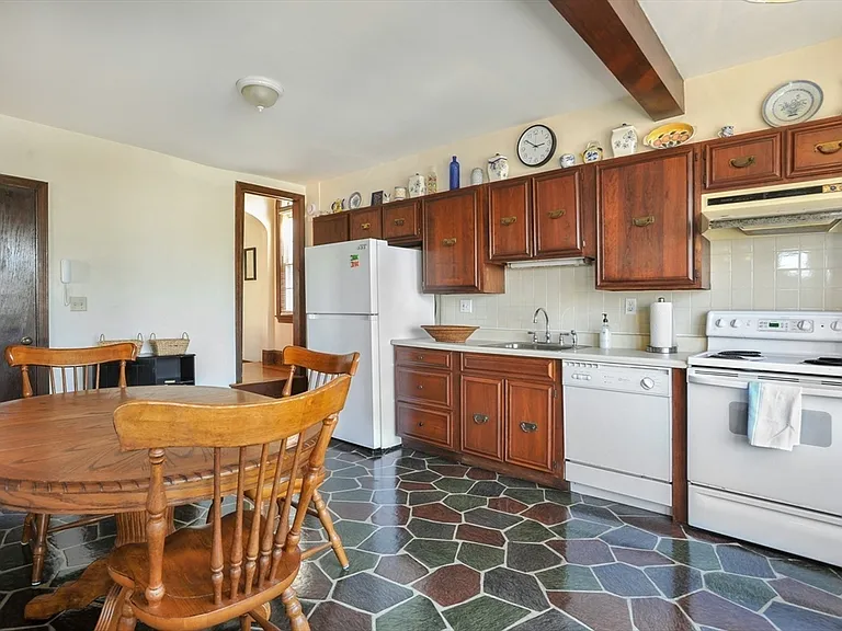 43 Q St — Photo 11
