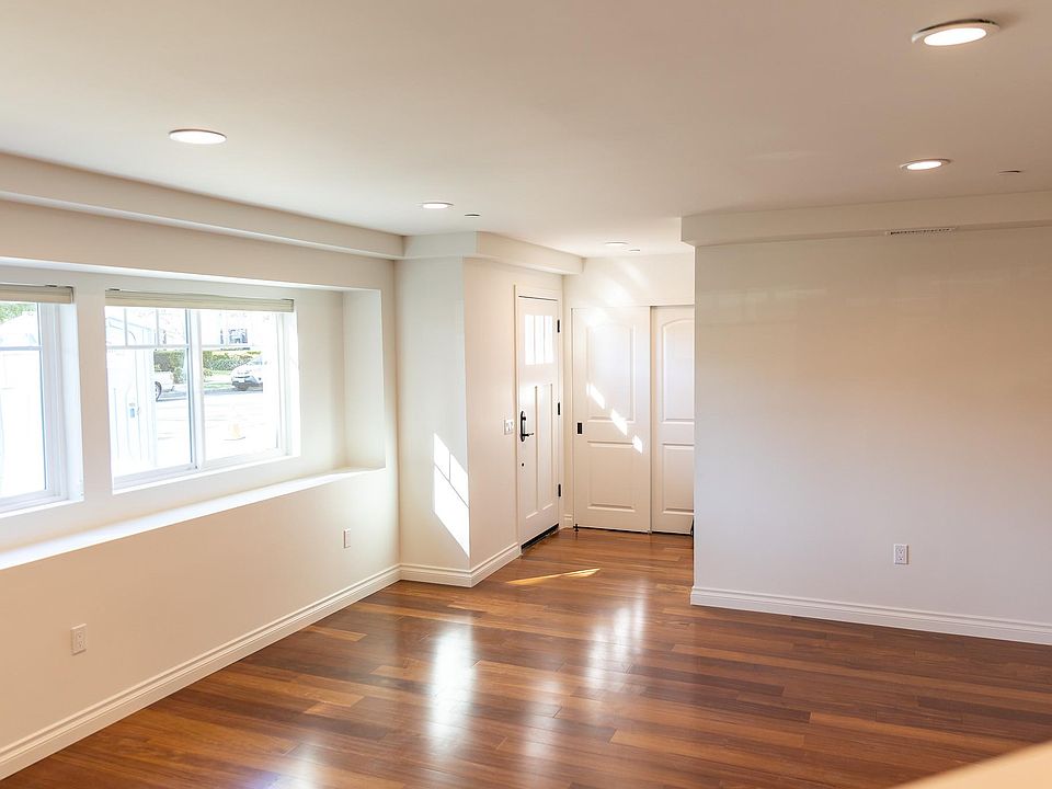 Bright, Natural Lighting.