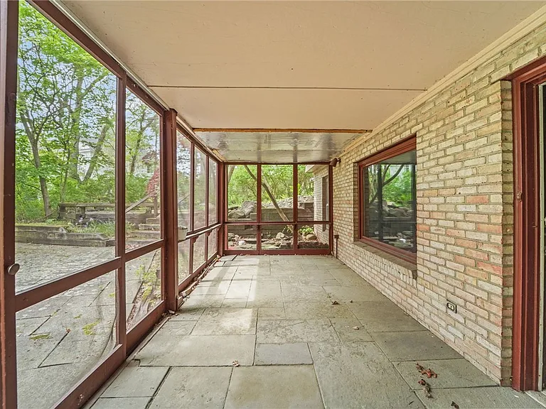 102 Corson Pl — Photo 40