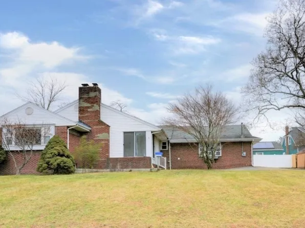 109 Rockland Ave, Northvale Boro, NJ 07647