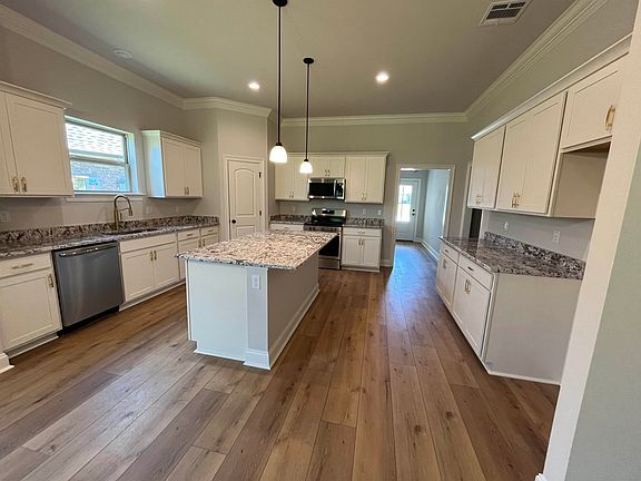 3rd image of 2432 Goldfinch Dr