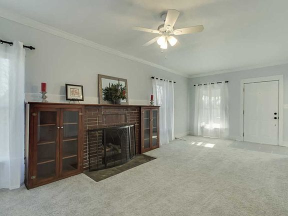 4th image of 2519 Holbrook Dr