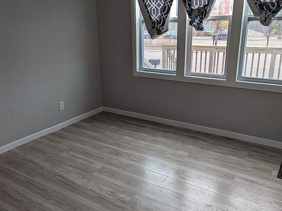 4th image of 766 University Ave W