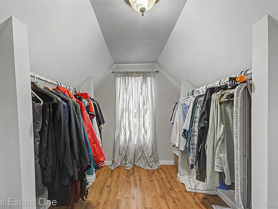 27901 Long St, photo 24
