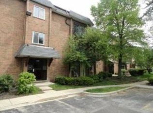 1037 Buccaneer Dr APT 3-04, Schaumburg, IL 60173