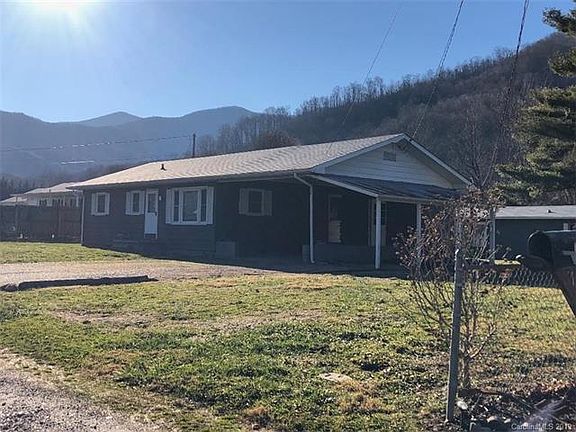 4th image of 48 Estes Dr