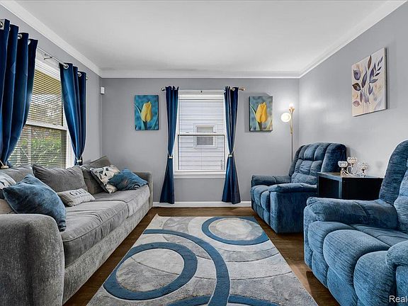 4th image of 23138 Normandy Ave