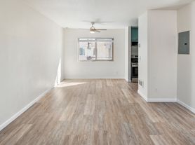 Holiday Special! Newly Renovated 1 Bedroom 1 Bath