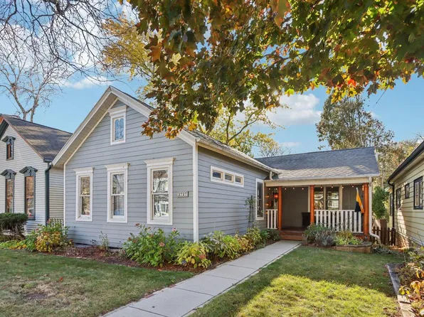 2727 South Superior STREET, Milwaukee, WI 53207