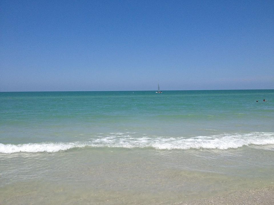 Minutes to the Beach