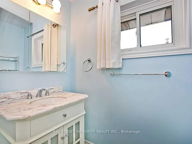 60 Hesketh Ct — Photo 14