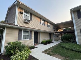 100 Hillside Dr