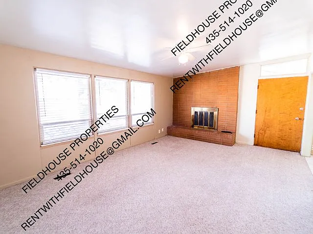 1077 Rose St — Photo 15