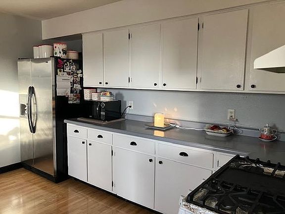2nd image of 301 2nd Ave NE